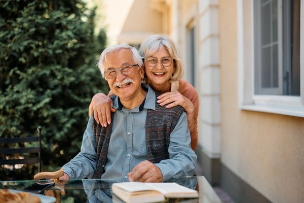 Downsizing Tips for Seniors From a Family Home to an Apartment